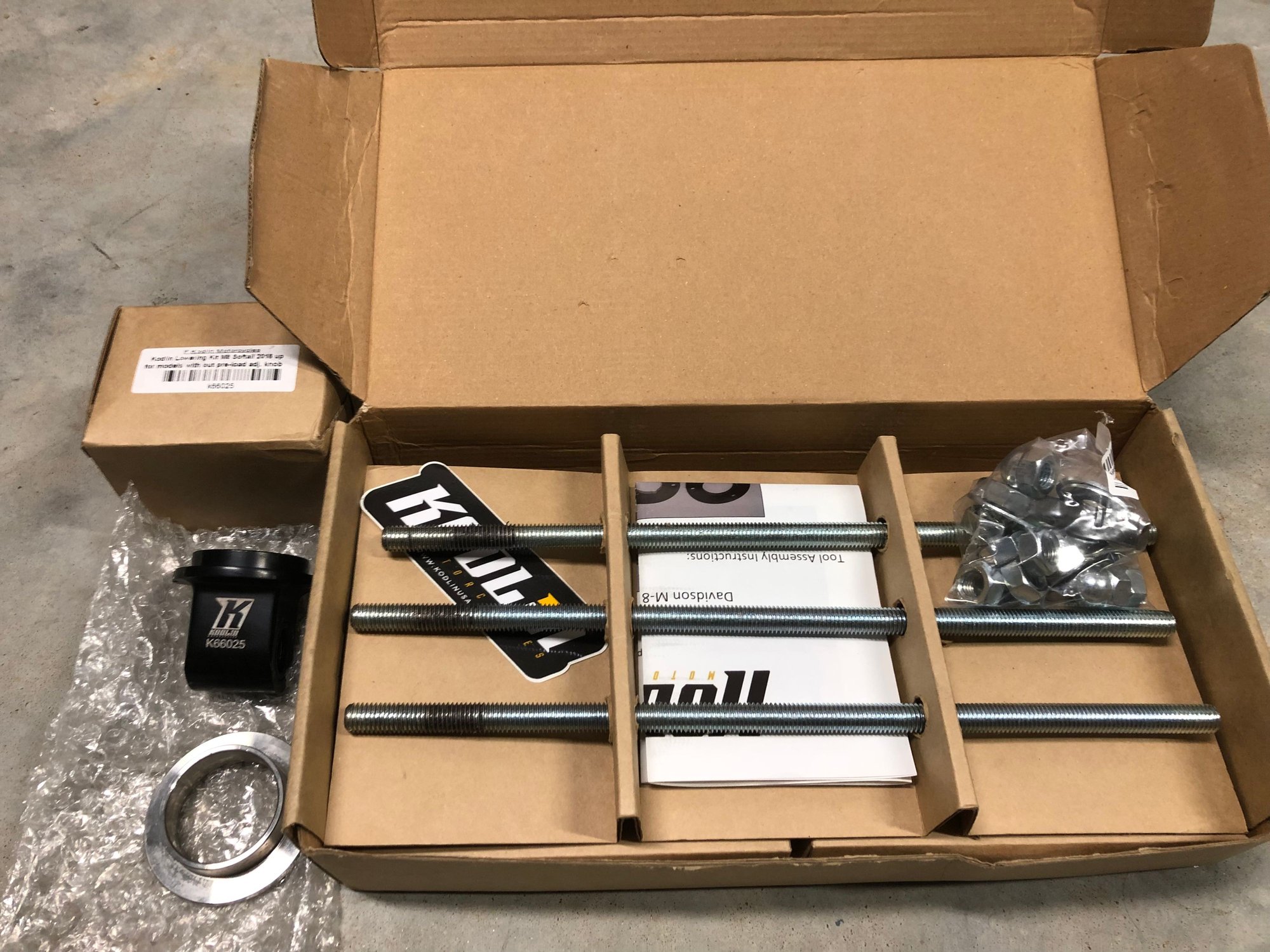 Kodlin lowering kit 66025 and spring compression tool M8 Softail