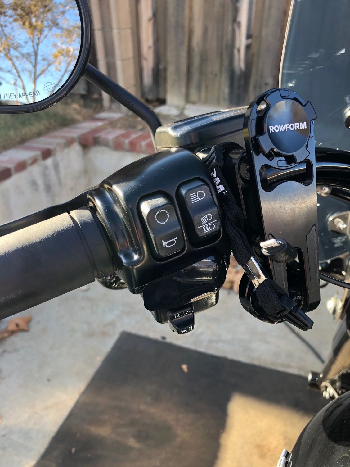 Extended turn signal switch caps for Sport Glide Page 5 Harley