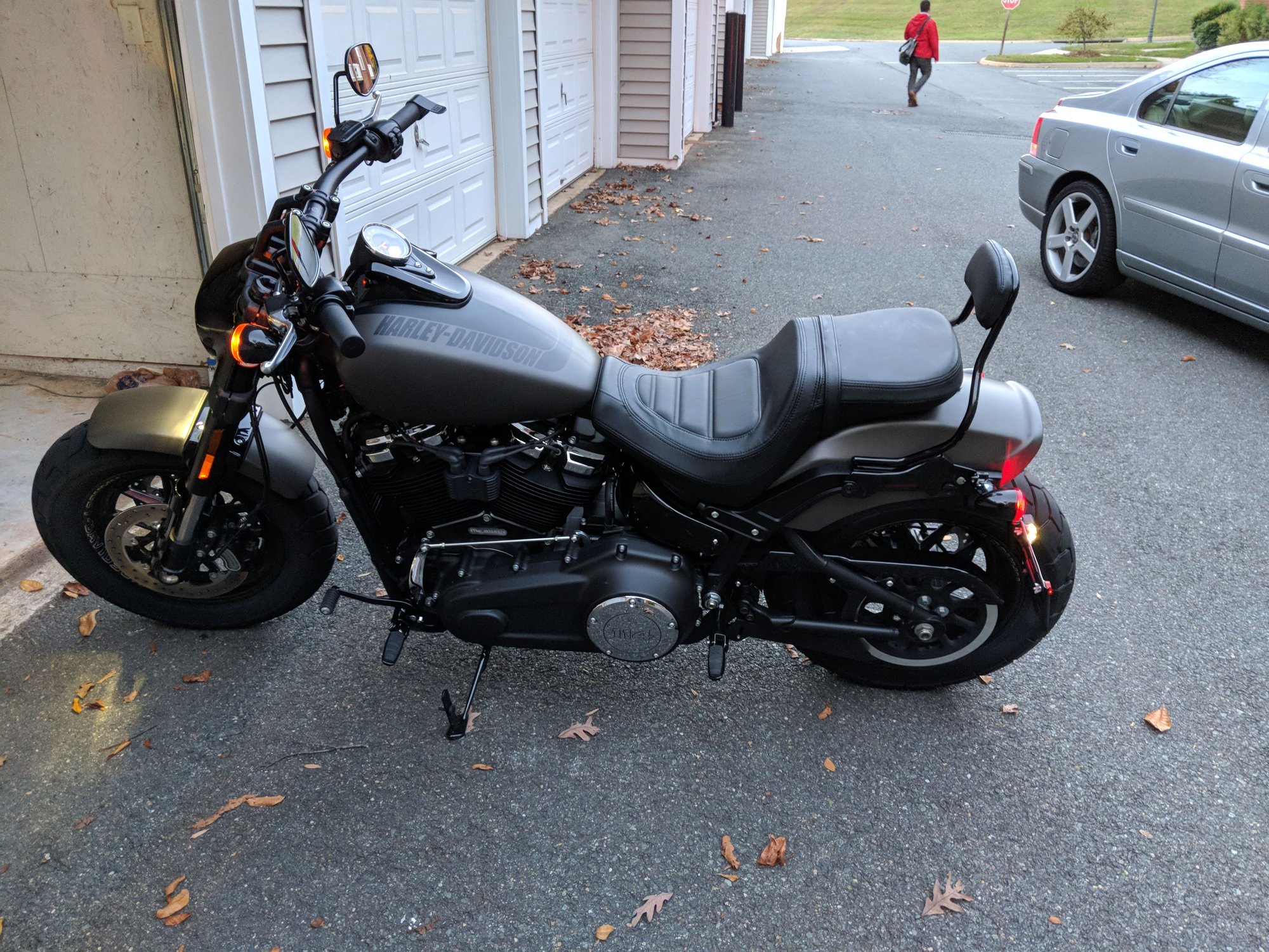 2018 fat bob sissy bar