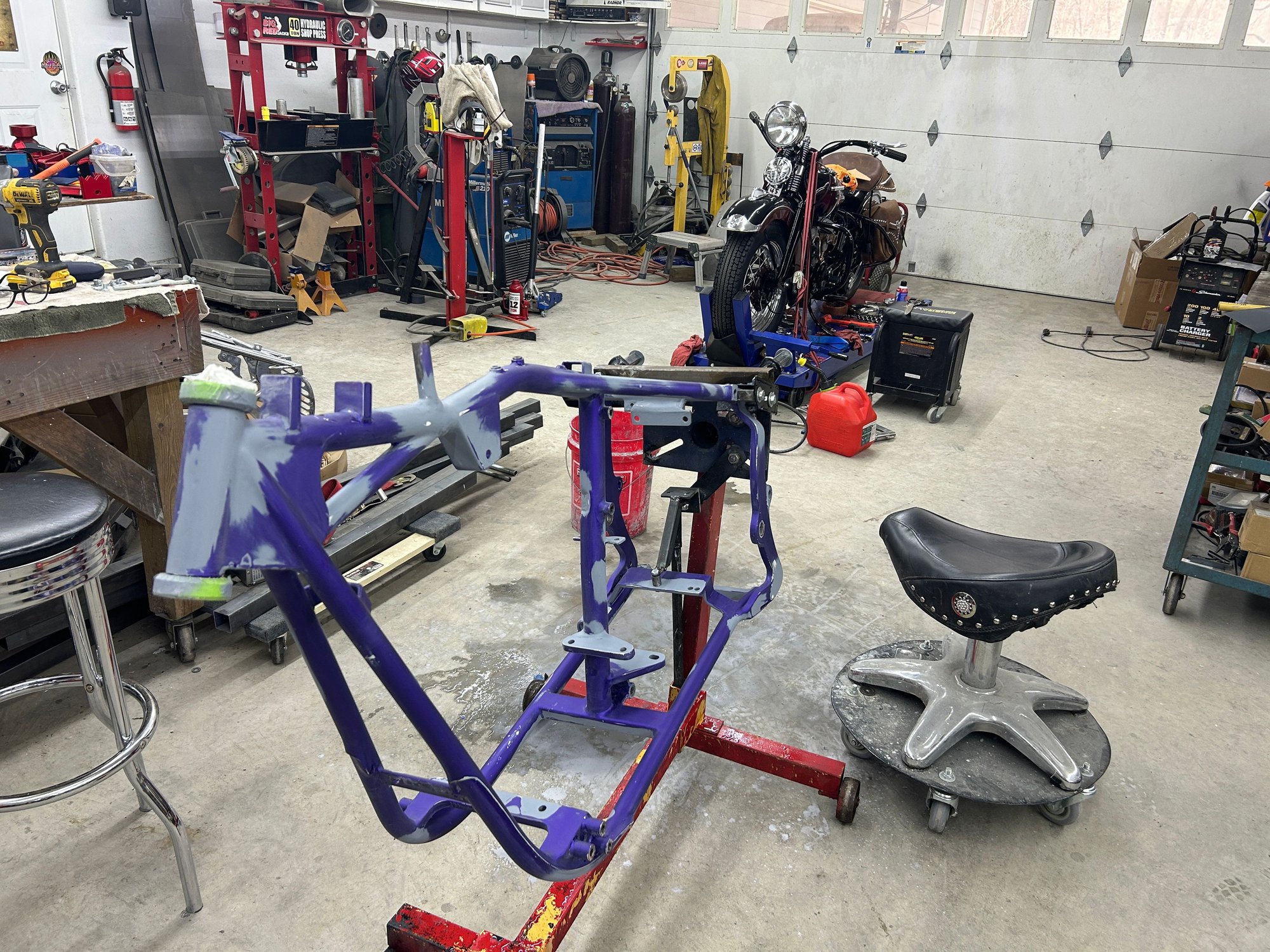 Fixing the paint work on the frame as this is a Atlas pro magnum frame  out of Victorville Ca.