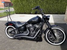 Gloss black