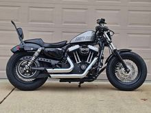 Optional Mustang seat and detachable sissy bar