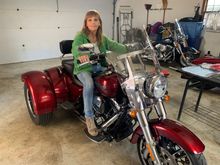 Installed the 19” Freedom Shield, Harley Reach Seat, Rider & Passenger Backrest. Still to come are the mid-frame deflectors and 1.5” lift kit. Wish I could do it now but the knee surgery sure is holding me back. She told me I had to stop for the day cuz she saw me struggling. 