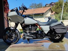 Street bob tubes in front, 14.25 rear.      Rides great, much better turn in. Also looks the buisness in my book 