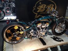 Paint job embodies the Japanese spirit with the Urushi finish.  Nice cross-culturing here.