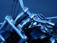 Pull Back Risers Close Up 
HD#56267-09
