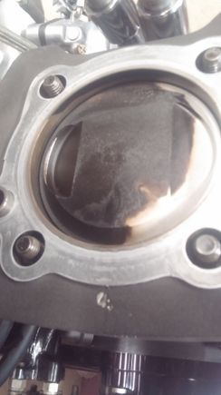 Front cylinder, intake relief is on the right...