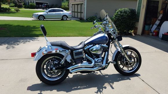 2015 Dyna Low Rider, Stage I, Cobra Exhaust, Detachable Windshield, Detachable Sissy Bar, lots of chrome and Wille G stuff...