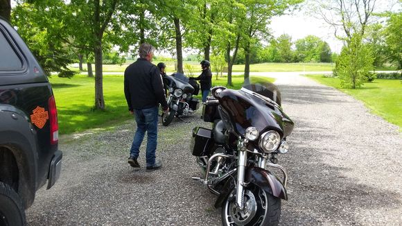 Saddling up from Daves to ride further north.