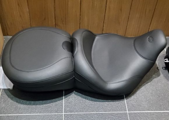 Mustang low down touring seat