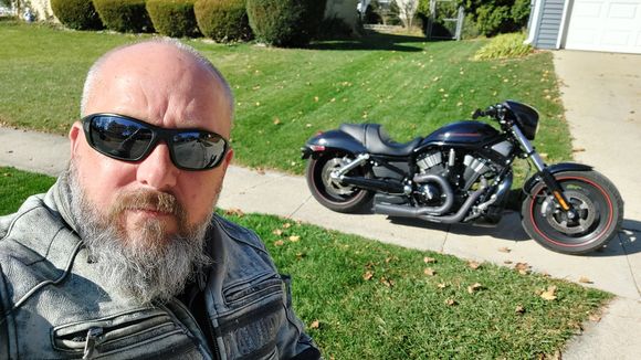 Took a break from doing laundry to ride over to Workman Harley-Davidson, in Rockfalls, to set up time to get the Limited picked up.