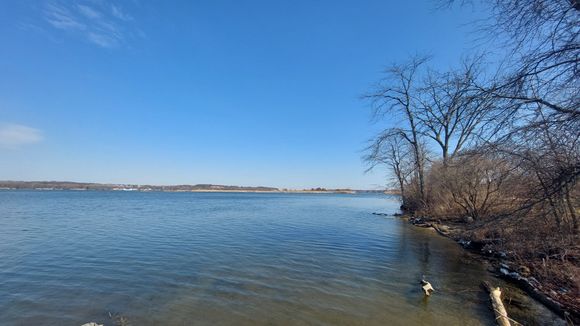 You can't tell here, but there was a 15mph wind, out of the south, all day. 
