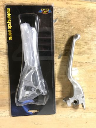 Stock 2018 Softail Fat Bob FXFB levers. Pulled at 800 miles. Will fit other models. 
$40 shipped 