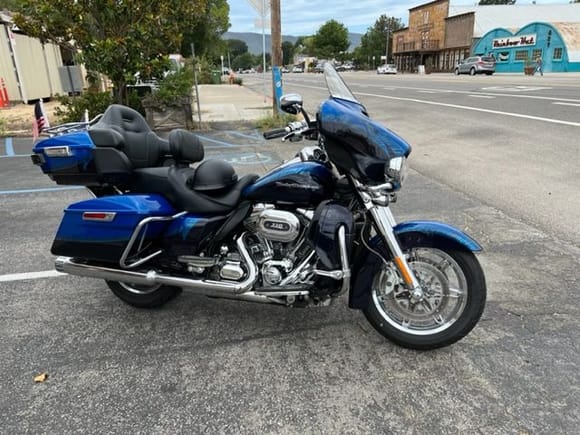 This is his bike, he bought sight unseen.  Flew about 900 miles to pick it up, and is riding it back home.  We will ride about 100 miles north with them up the coast tomorrow, to help them on their way, lol.