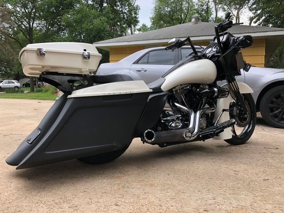 Here is a couple parts painted. Went with Cadillac White Diamond Pearl