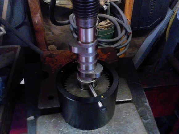 I use this fixture to change cam gears. 