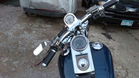 My 2000 Fatboy, this tach is the chit
