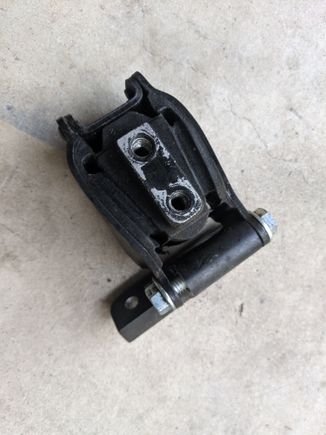 OEM Engine mount pic1. Removed within 500 miles for Sputhe