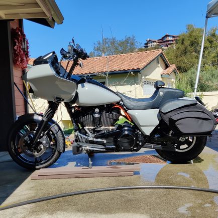 Street bob tubes in front, 14.25 rear.      Rides great, much better turn in. Also looks the buisness in my book 