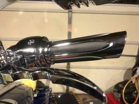 switched to the Arlen ness, same deep groove, this is there comfort version