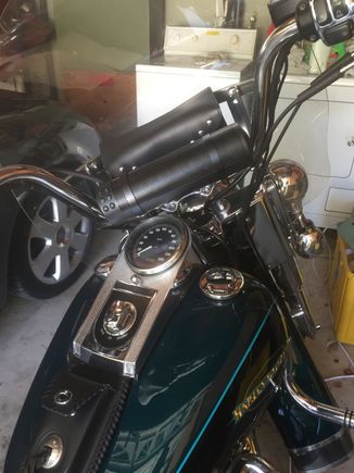 My indie came over and got my soundbar installed. Can't tell you how great it is to have tunes while cruising 😎