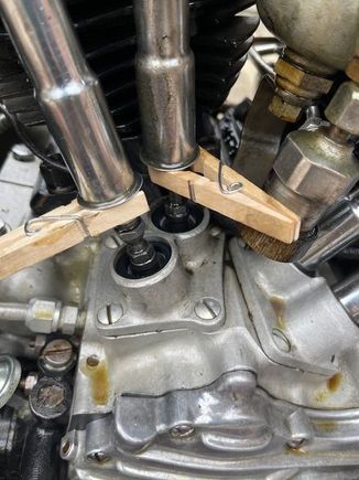 To replace the seals I have to loosen the lifters  .