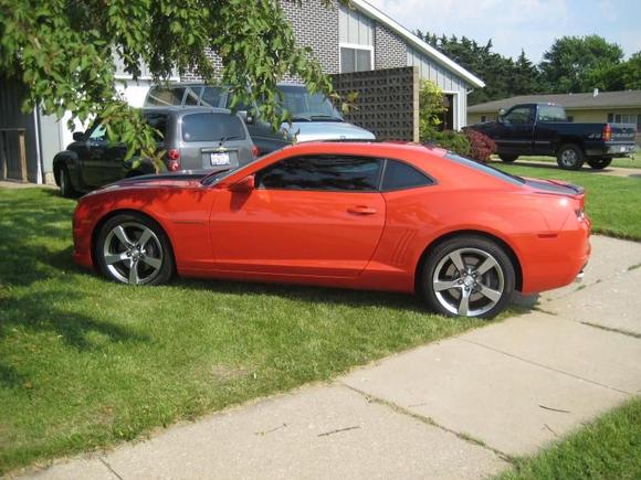 Clay, Hand Glaze and wax on Phils car.....

FOR SALE IN ILLINOIS  3500 miles..SS Camaro if interested please email me  sundaybikes@live.com  Thanks  Juan