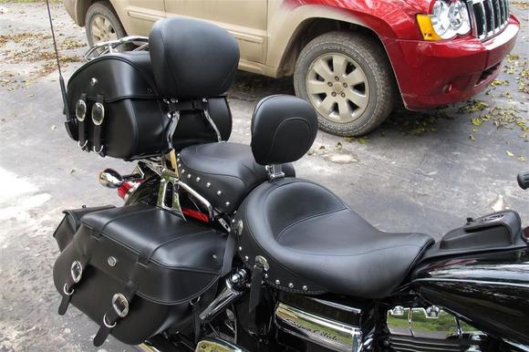 Updated picture - 9/25/11 - Mustang Vintage Wide Seat w/backrest