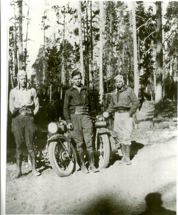 Pappy&amp;Duncan Mcombs in 1929