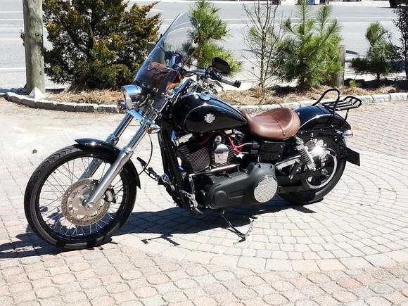 FXDWG 2013 04 14 00 Distressed leather solo seat, more mods on the way!!