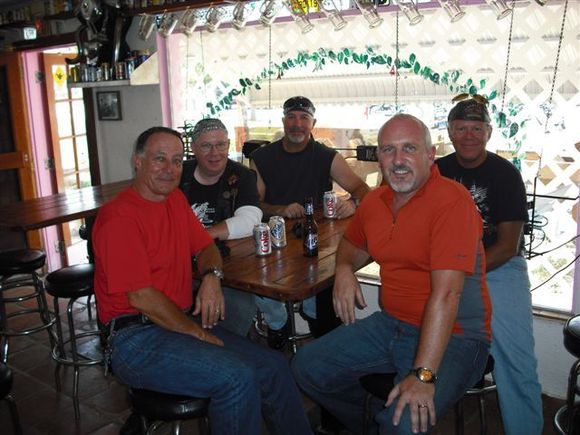 Friends in Low Places (I'm in da middle)