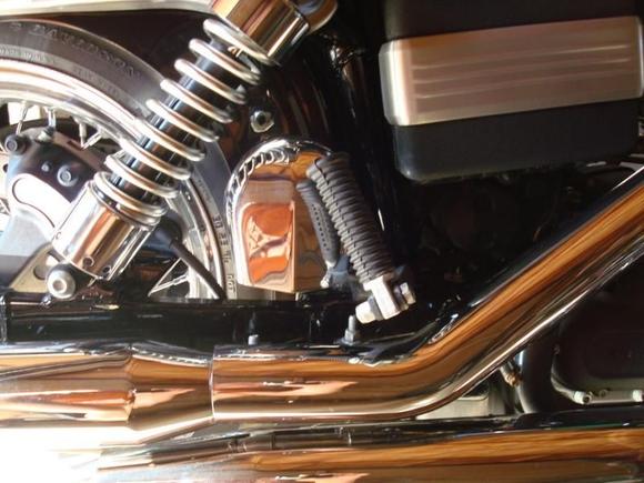 moved horn to rear fender, drilled 3 holes, 2 to mount chrome cover, 1 for horn to mount to chrome cover, wired and tucked up under the seat