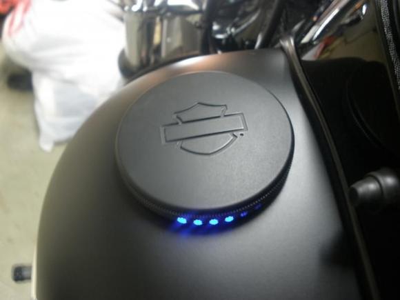 Diamond Black fuel gauge