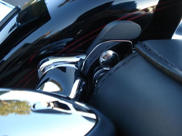 Detachable sideplate modification to retain stock signals.