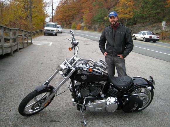 Sideshot...older picture doesn't include the new grips, front signal relocation and headlight trim ring.