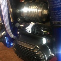 came up w/clean look doing that, I since sharpies the grey clip and its all black, nice improvement