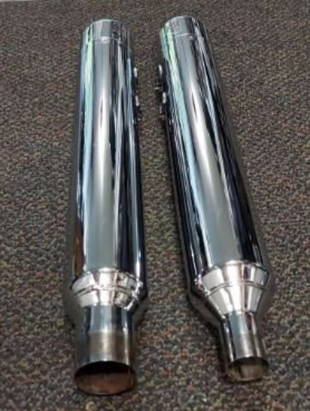 CVO Chrome Mufflers w/chrome End Caps Silver Shields Harley Davidson