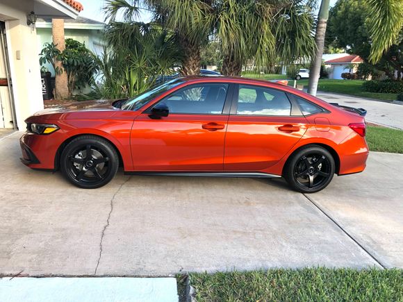 Enkei Kojin wheels, Continental Extreme Contact DSW06 Plus tires and side rocker vinyl trim. 2022 SI