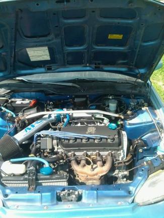 cleanest motor i've seen yet, no oils leaks and some new parts.