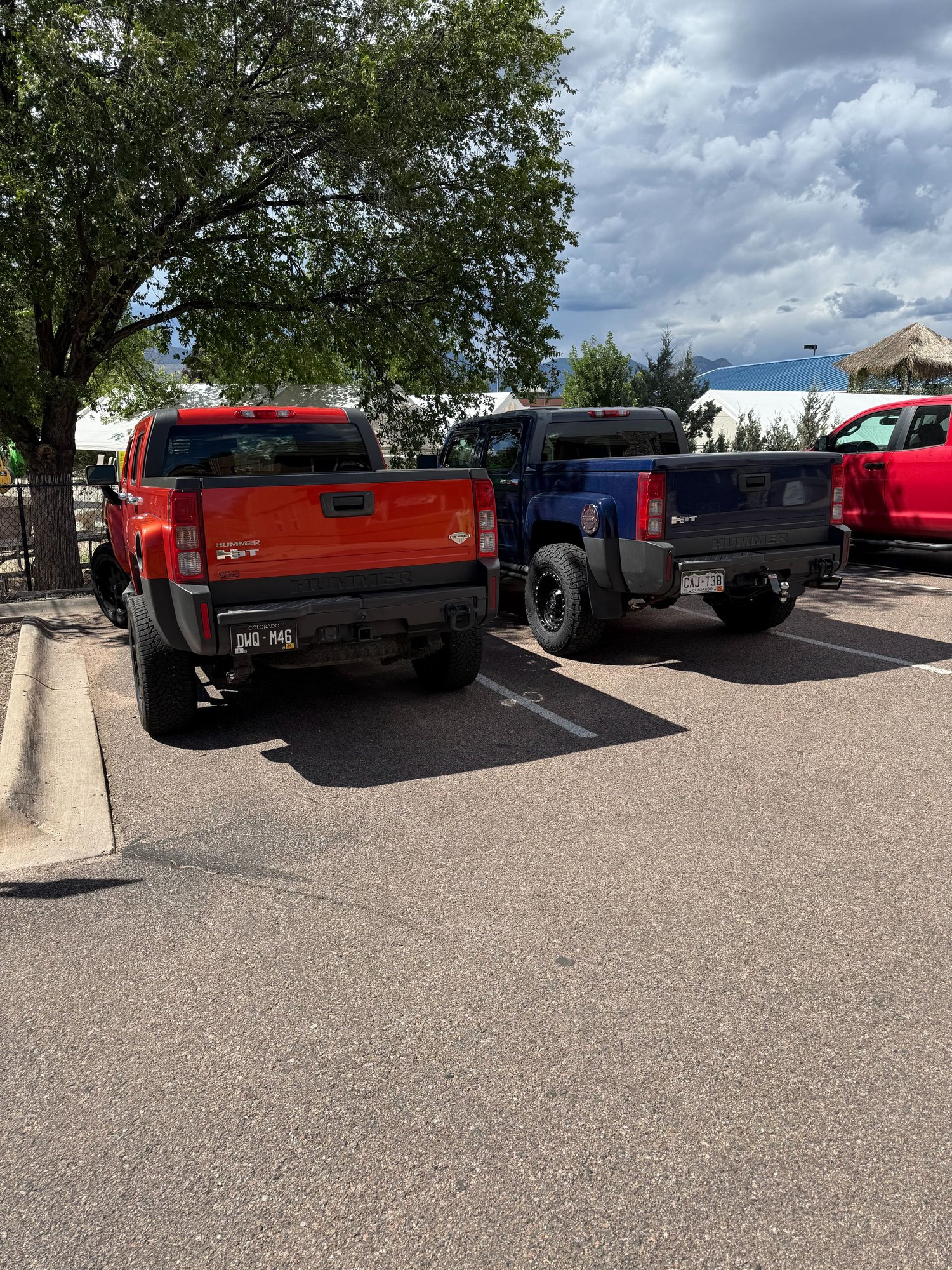 The only good thing about going to the dentist -- I got to park next to another H3T.