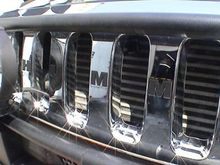 H2 Grille Letters