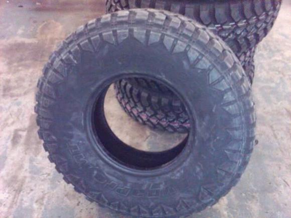 Hankook DynaPro mt rt03 315/75/16
