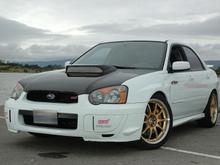 Garage - my white sti