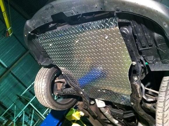 new skid plate thanks to stupidchicken :)