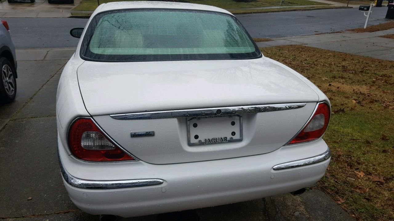 2005 Jaguar Vanden Plas - Under 48K Miles! 2005 Jaguar XJ8 L Vanden Plas - Used - VIN SAJWA82C05SG45258 - 47,989 Miles - 8 cyl - 2WD - Automatic - Sedan - White - Abilene, TX 79605, United States