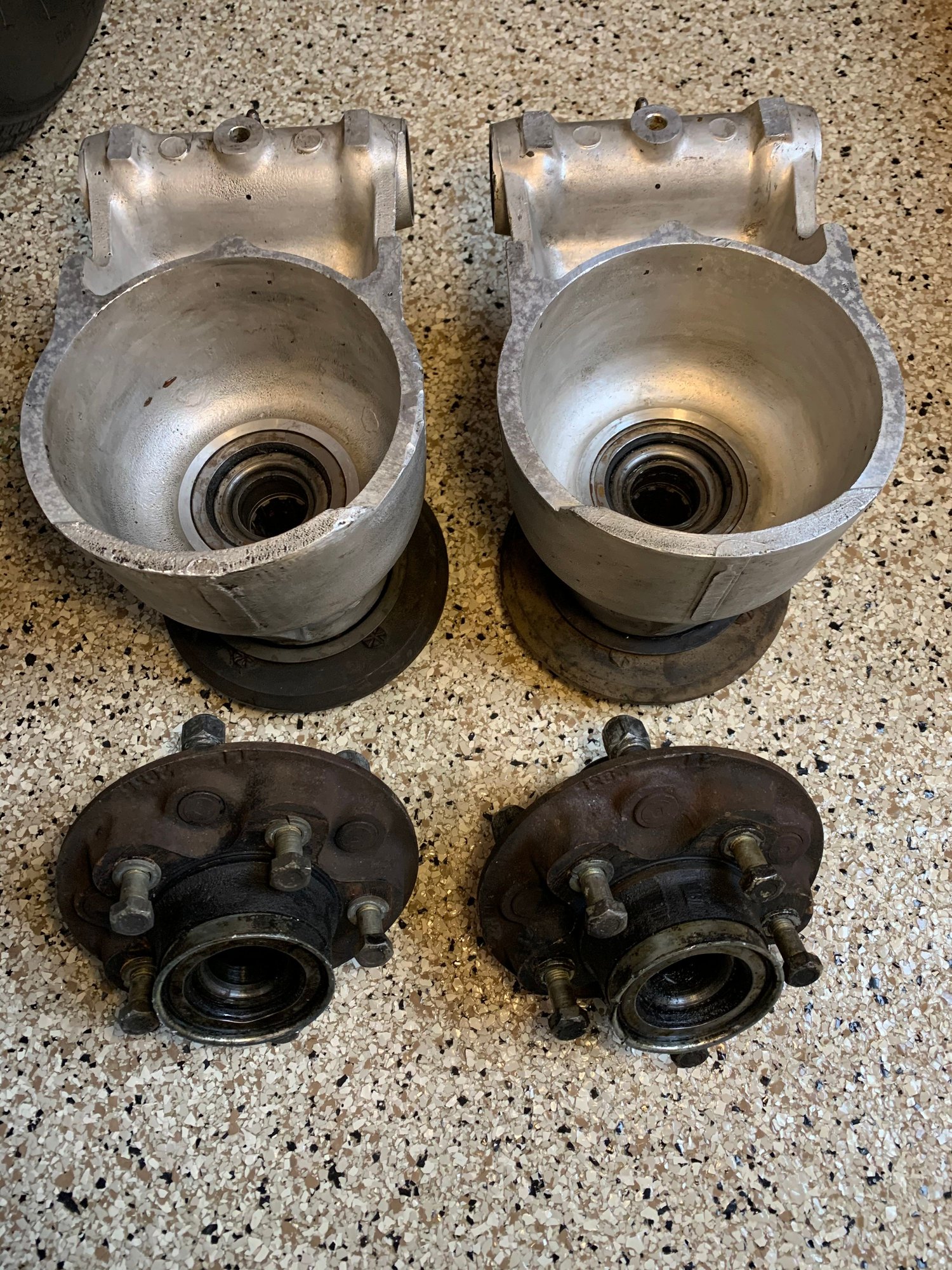 Wheels and Tires/Axles - Jaguar XKE/E Type Wheel Hubs and Hub Carriers - OEM complete set - Used - 1964 to 1974 Jaguar XKE - Indianapolis, IN 46256, United States