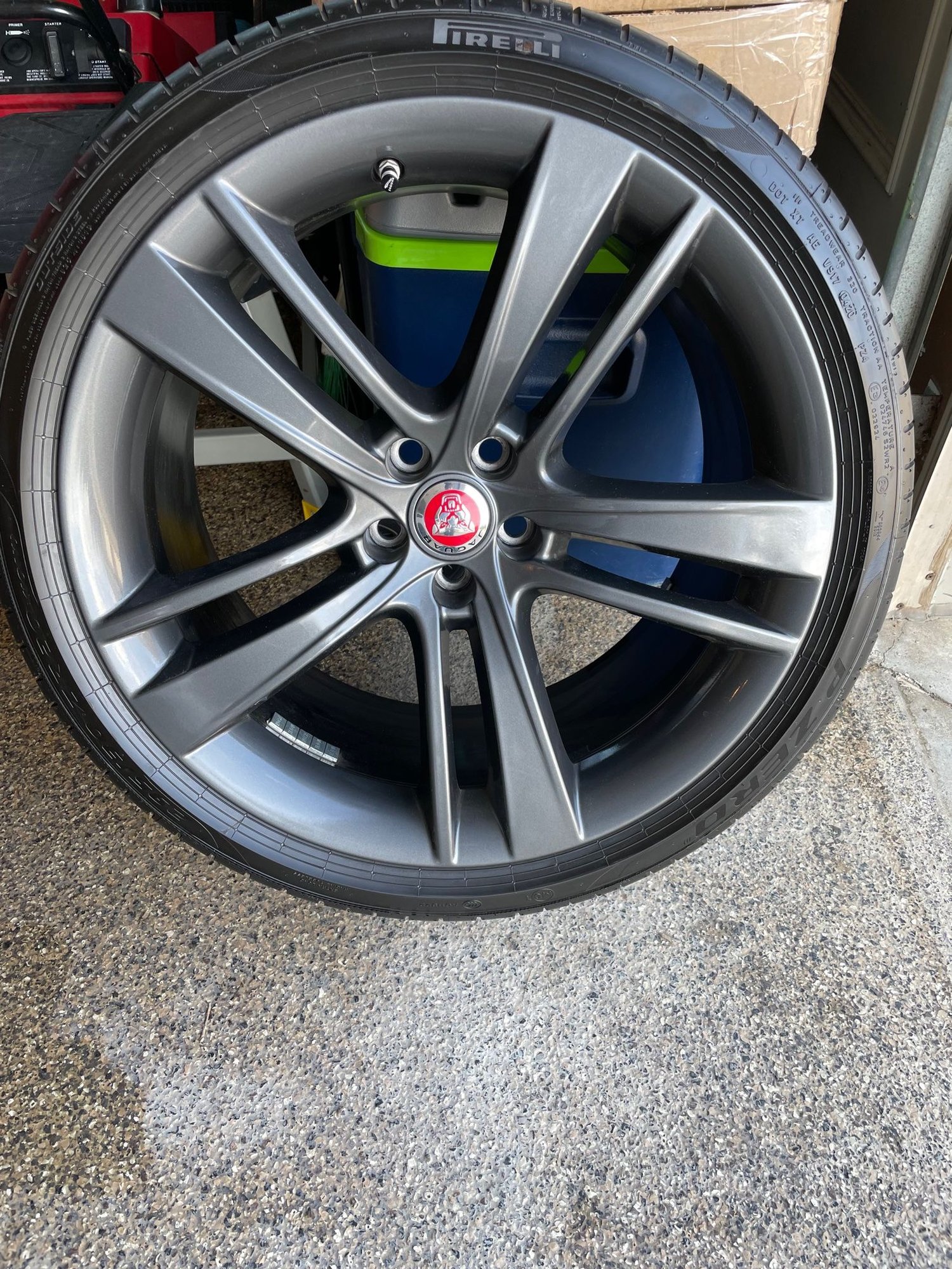 Wheels and Tires/Axles - Cyclone 20" Wheel and Tire Set including "Growler" Etched Black Lug Nut Set - Used - 2015 to 2020 Jaguar F-Type - Washington Twp., MI 48094, United States