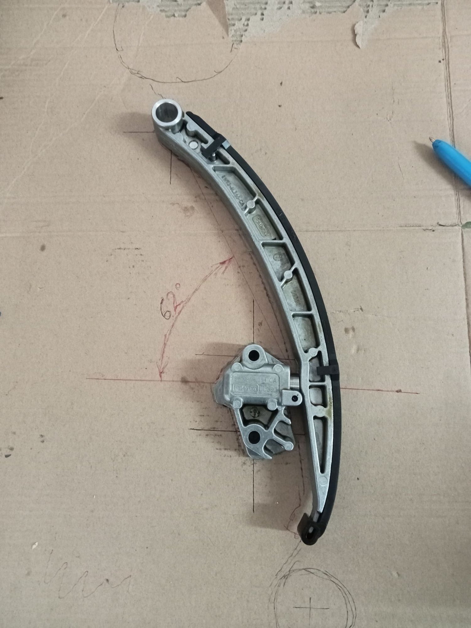 Plunger movement is approx 60 degrees to the blade pivot. The contact area will slide 50% of the movement distance.