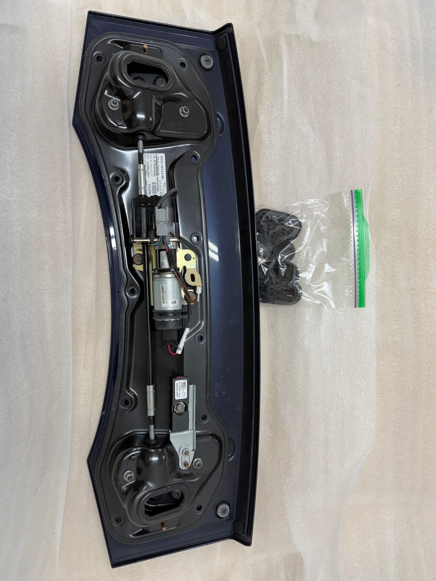 Exterior Body Parts - Rear active wing panel and mechanism - Used - 2015 to 2019 Jaguar F-Type - Alpharetta, GA 30022, United States