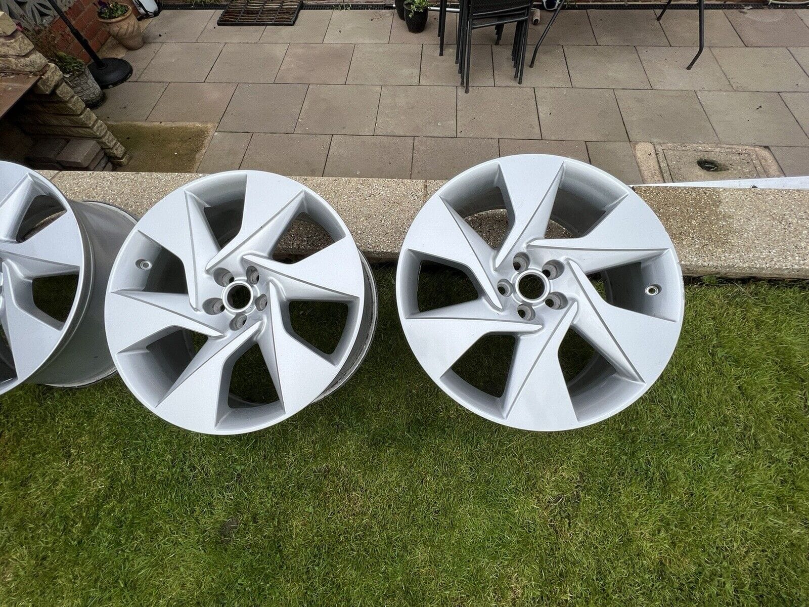 Wheels and Tires/Axles - Jaguar Alloy Wheels for Sale 6007 - Used - 0  All Models - Solihull B90, United Kingdom